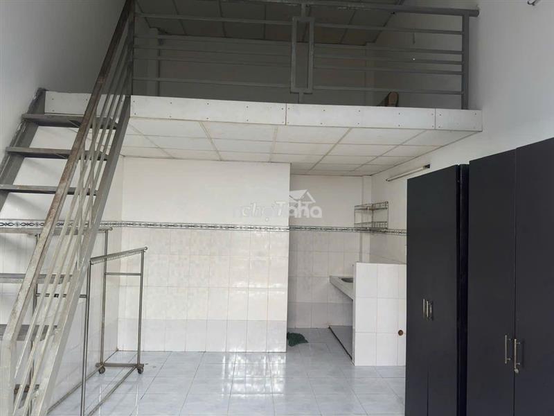 Nhà trọ. dt 3,5.5m có gác. tại 53 đường bình hưng , gần bến xe q8