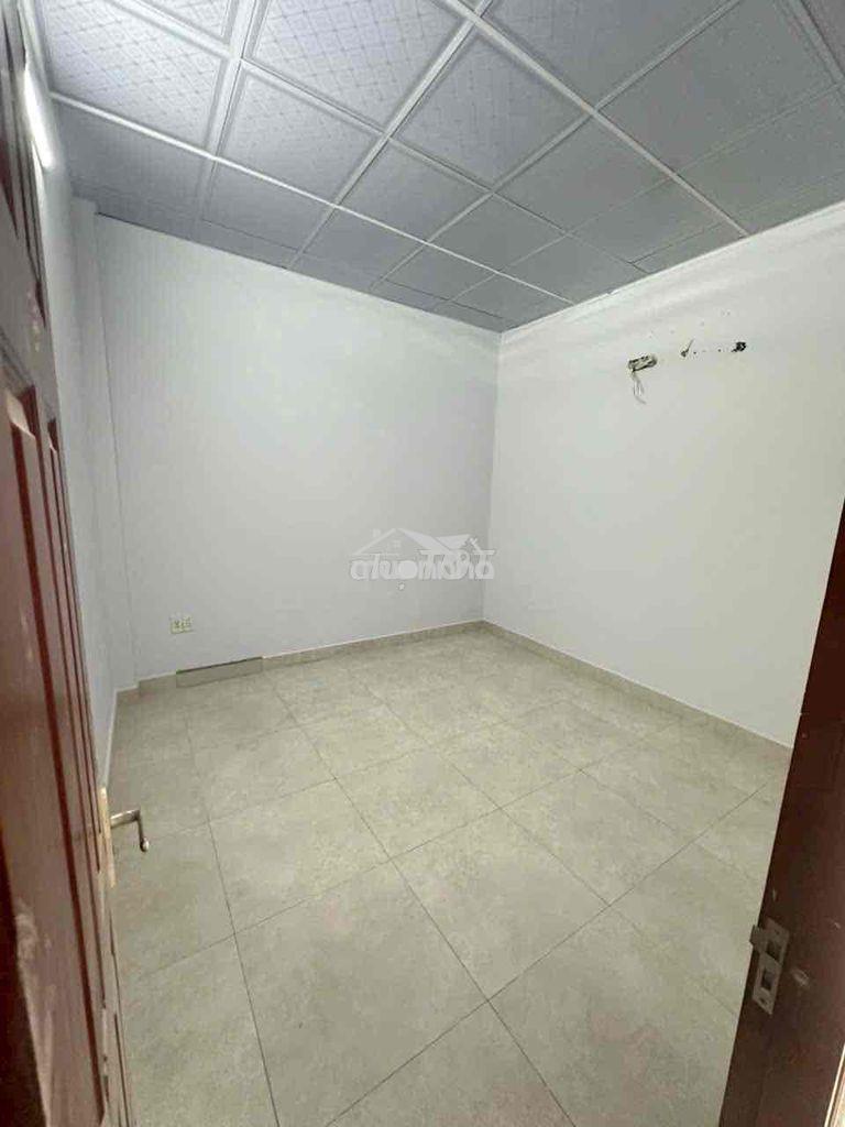 Cho thuê nhà 1 trệt 2 lầu góc 2 mặt tiền ngay đỗ xuân hợp đi vào - 4