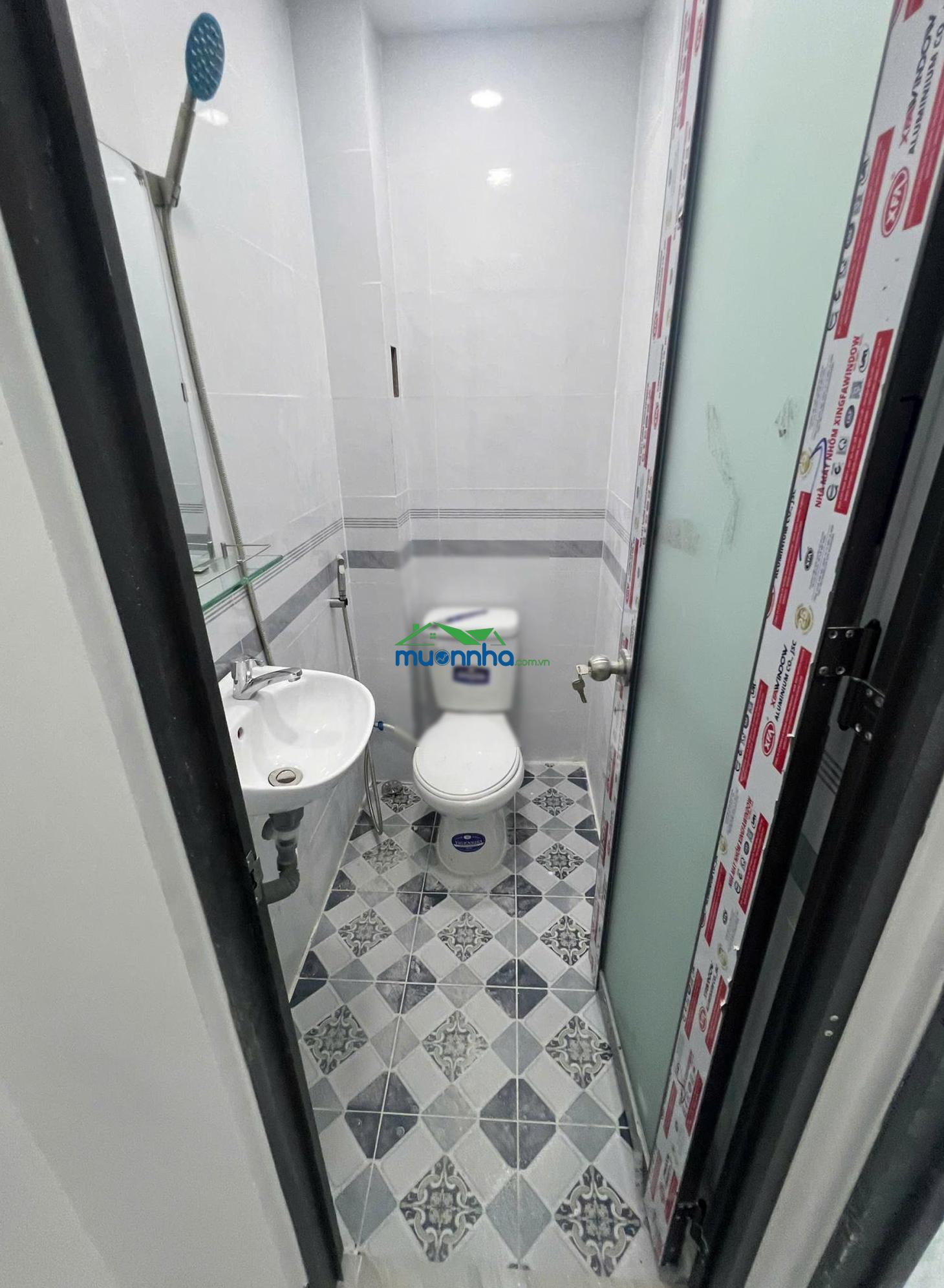 Nhà 40m2 hẻm xe hơi đường thới an 04 gần siêu thị metro, có 2pn 2wc, ban công, giá 1,86 tỷ còn tl