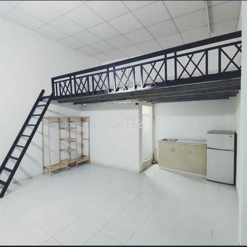 Duplex - ban công đầy đủ nội thất