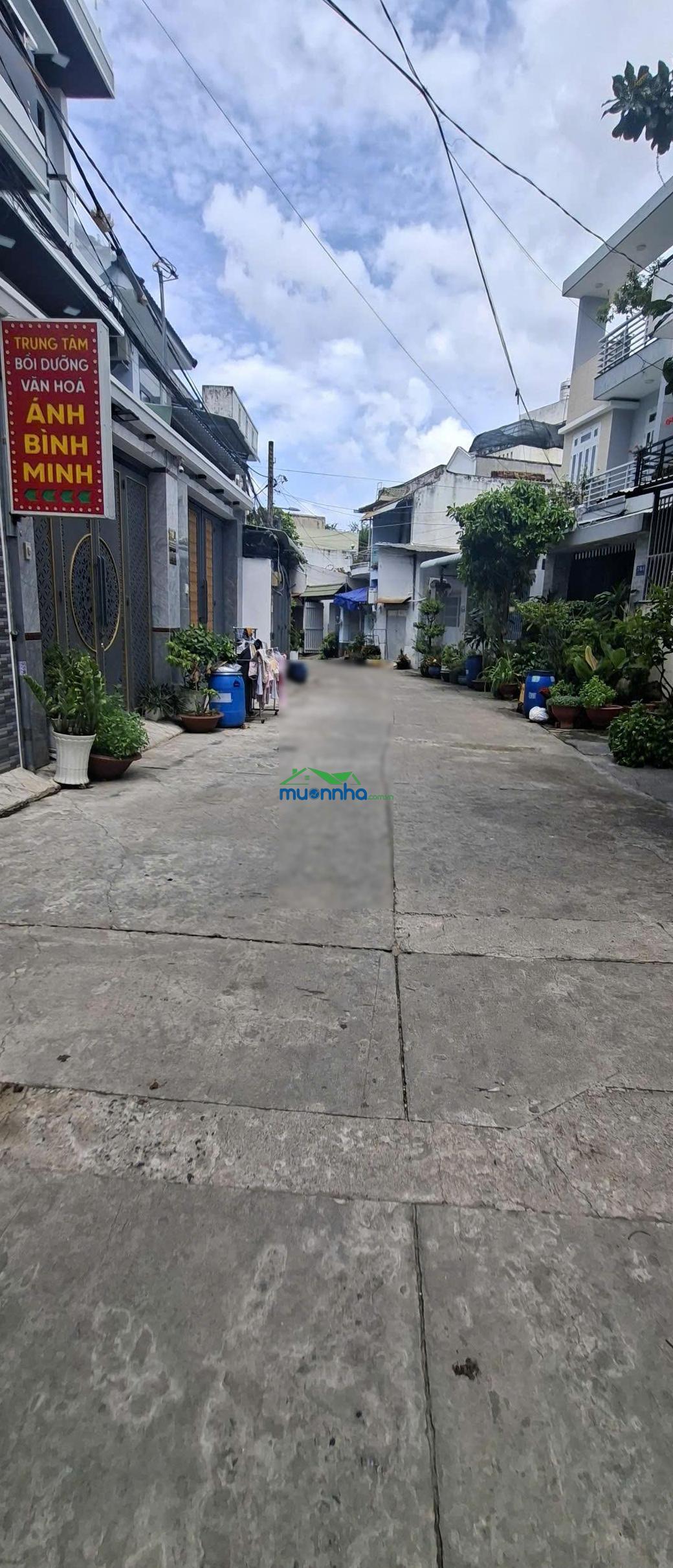 Nhà đẹp full nội thất đ. 385 tnp a. hẻm xe hơi