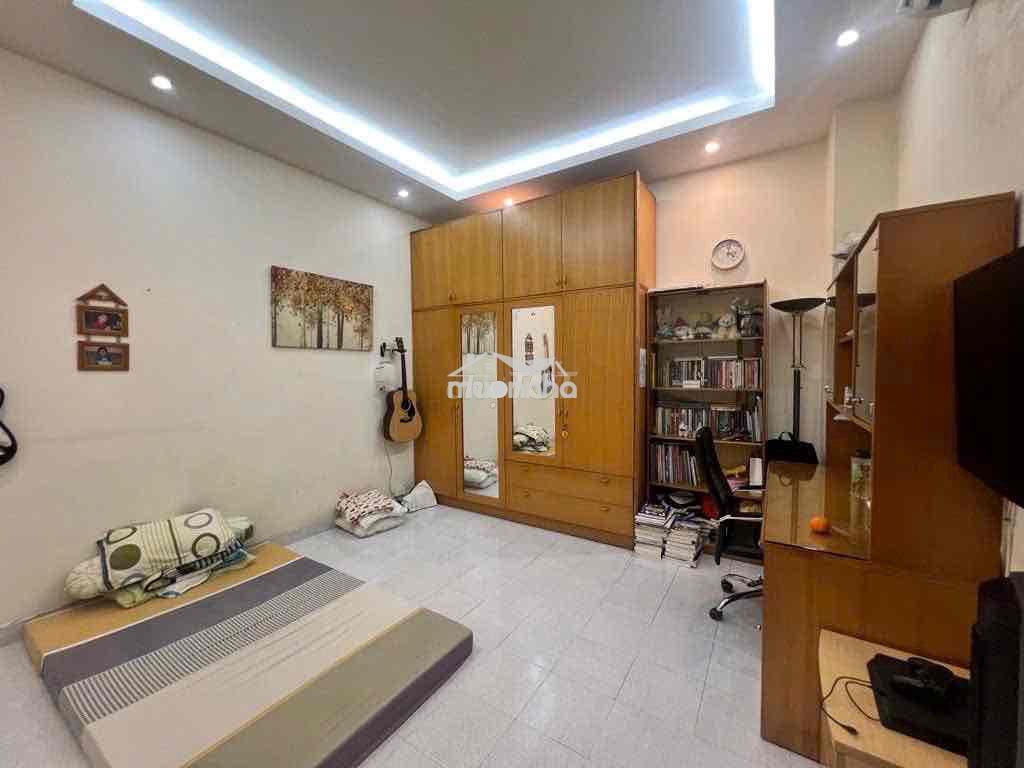 Gần chợ tân bình- 3 tầng - 4,8 x 13 - lạc long quân - nhỉnh 7 tỷ. - 4