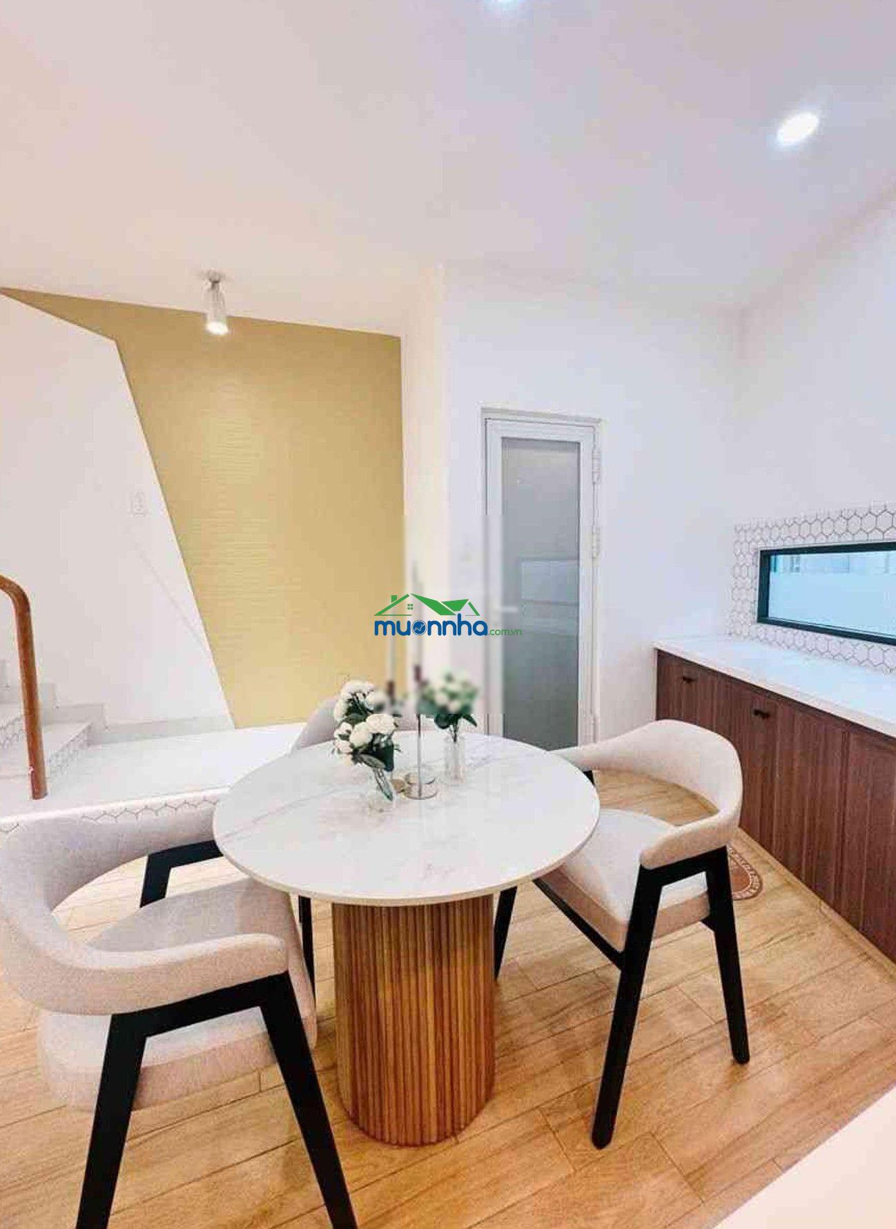 Nội thất đẹp. nhà 3 tầng 4 pn gần chợ gò vấp, siêu thị emart. phù hợp an cư lâu dài