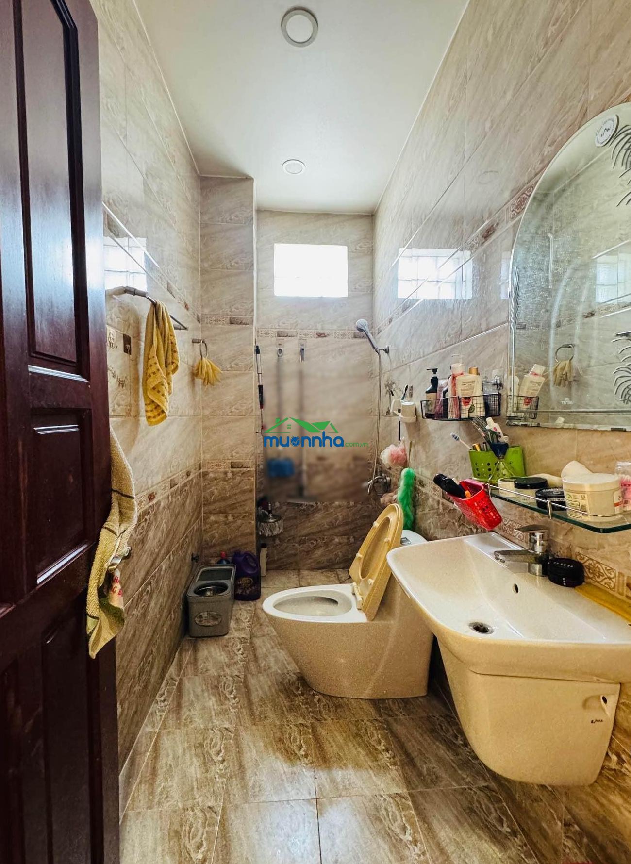Tân bình 60m2 hxh ngủ nhà 3 tầng 4pn sát mặt tiền sổ vuông vức