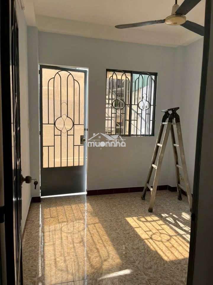 Cho thuê nhà trệt 2 lầu st, lý chính thắng q3 - 4