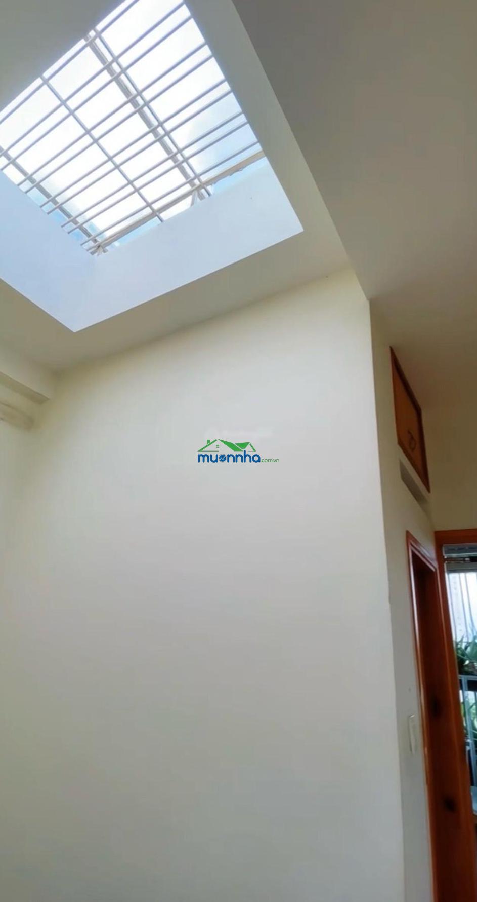 4.95 tỷ - 3 tầng btct - ngang 4 x 13m - view hồ - ngay phan văn hớn + trường chinh - 3pn