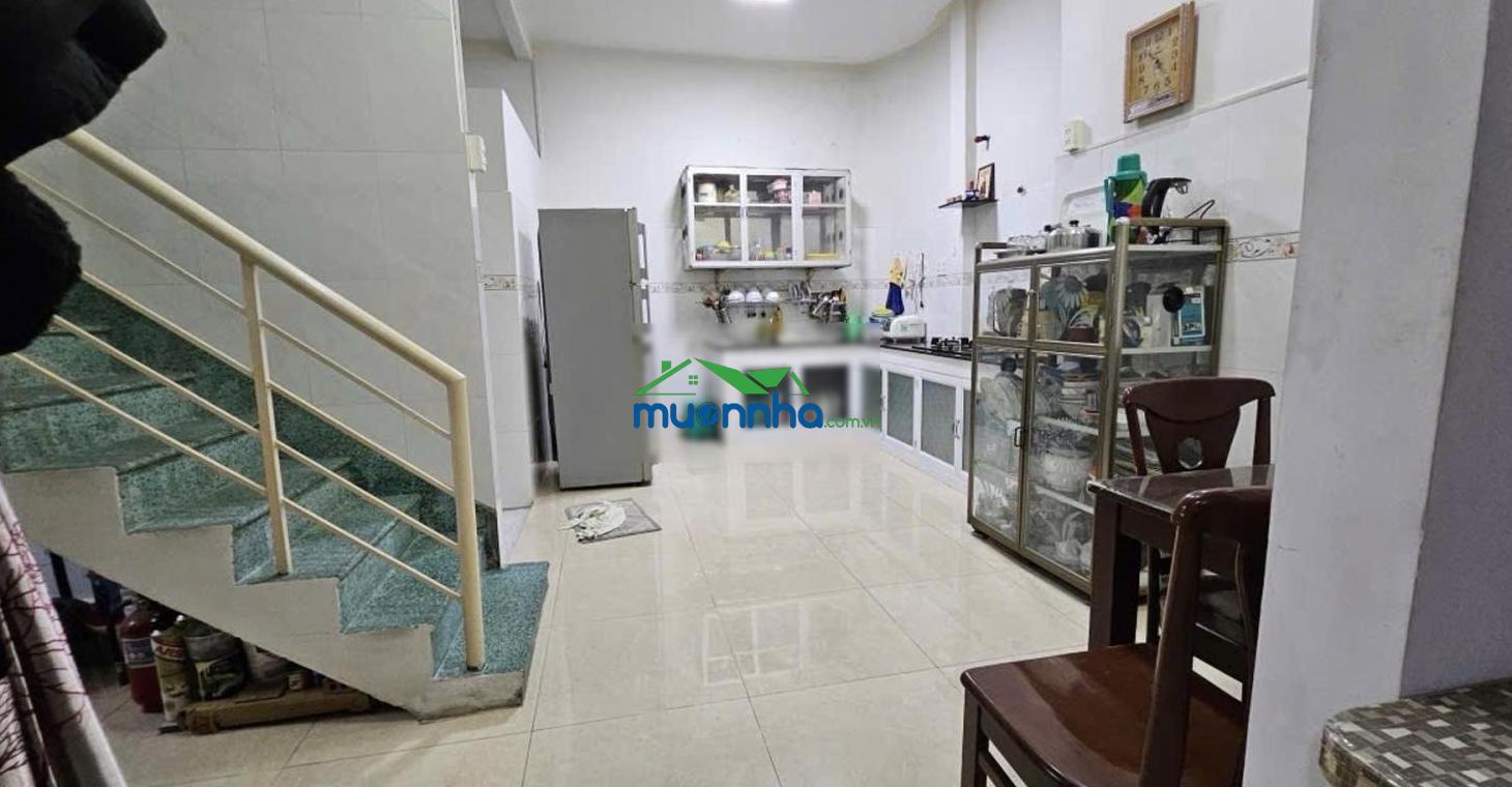 Bán nhà sát cầu chà và quận 8. dt: 67m2 - ngang 5,8m - 4 pn. nhỉnh 5 tỷ - 4