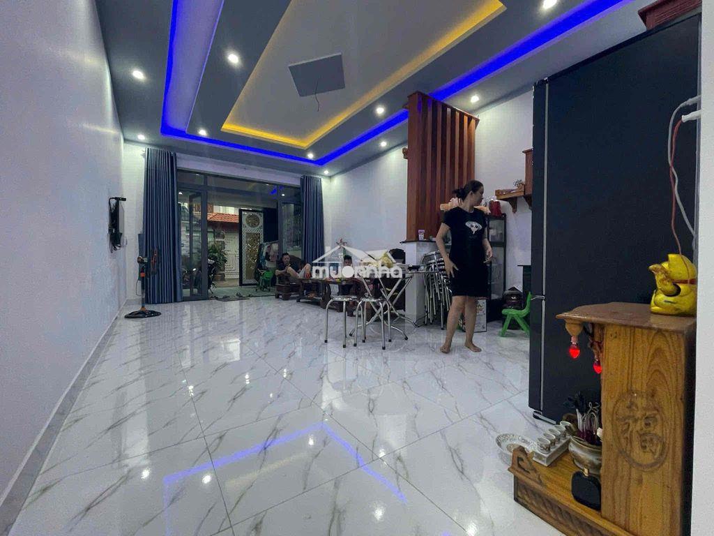 Bán nhà 116m2 đường thông xe hơi 6m - 3