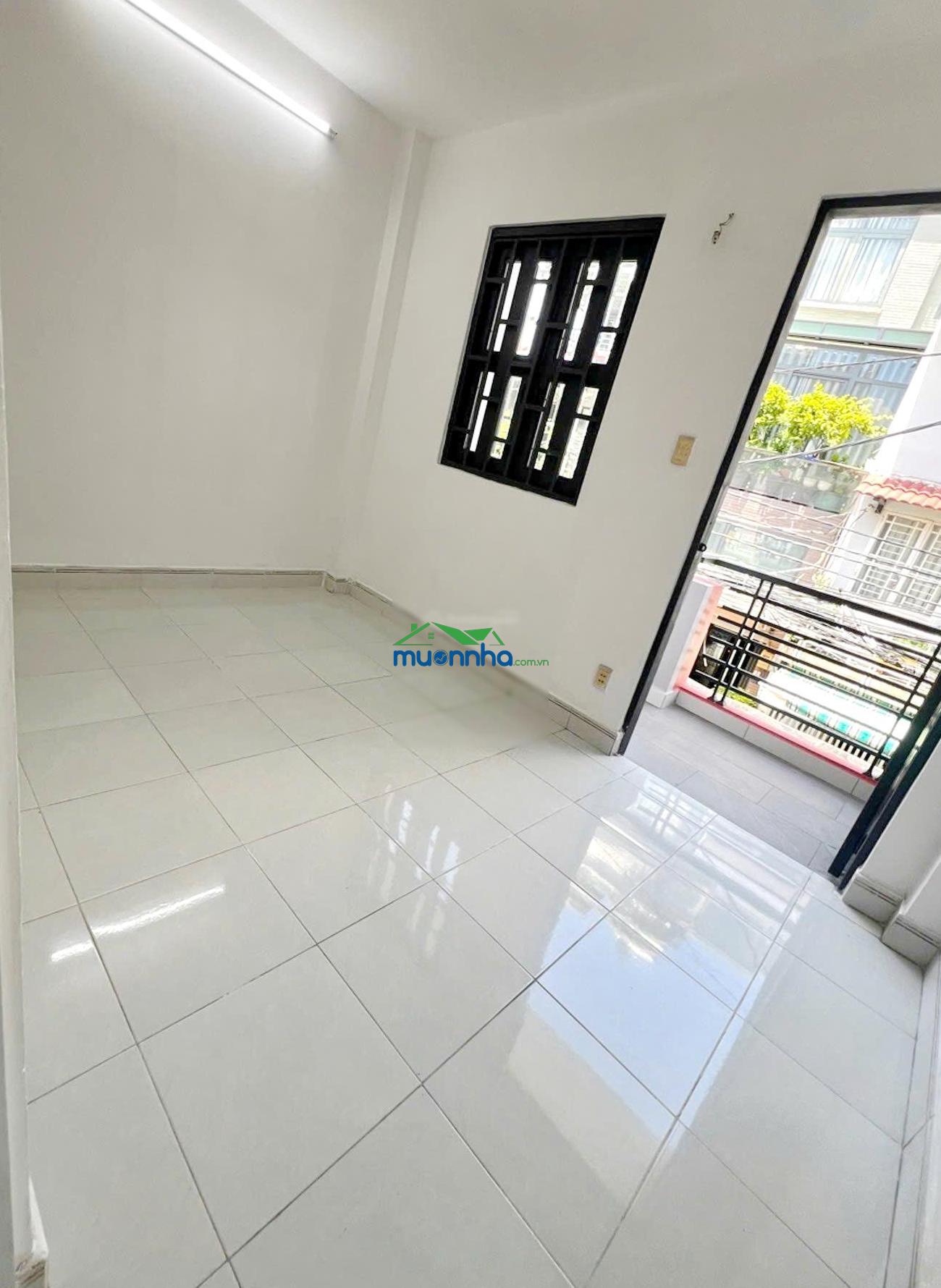 Nhà 2 tầng hẻm xe hơi 8m đường lê văn lương gần lotte mart quận 7