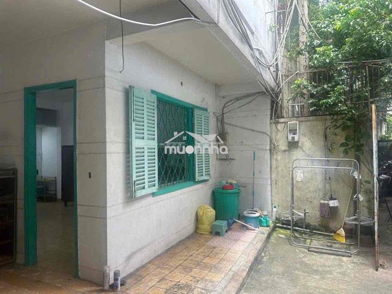 Nhà khu tập thể phú nhuận sân chung rộng ở ko kd