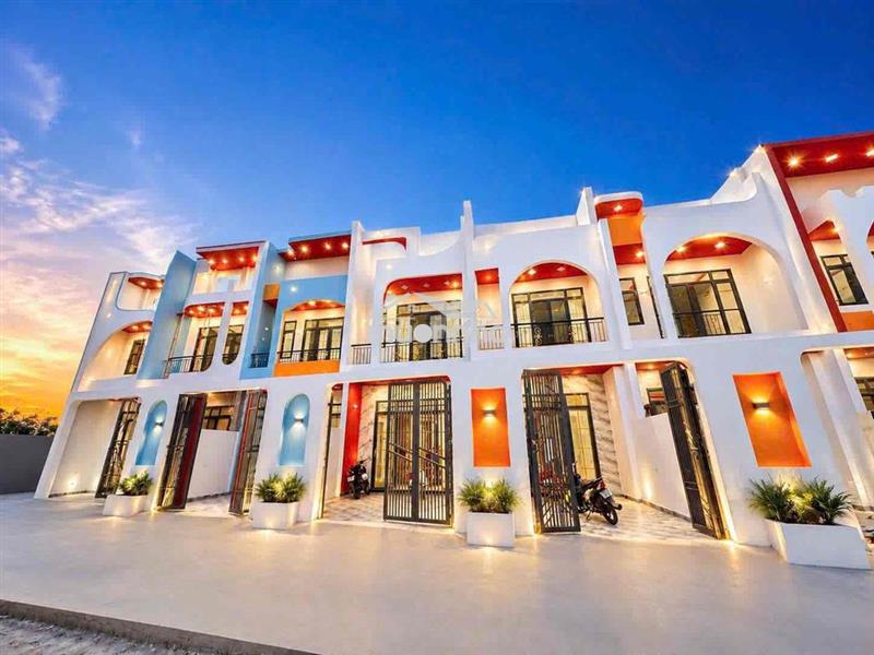 Nhà mới 1 lầu sổ riêng 105m2  gần chợ bình chánh sát đinh đức thiện