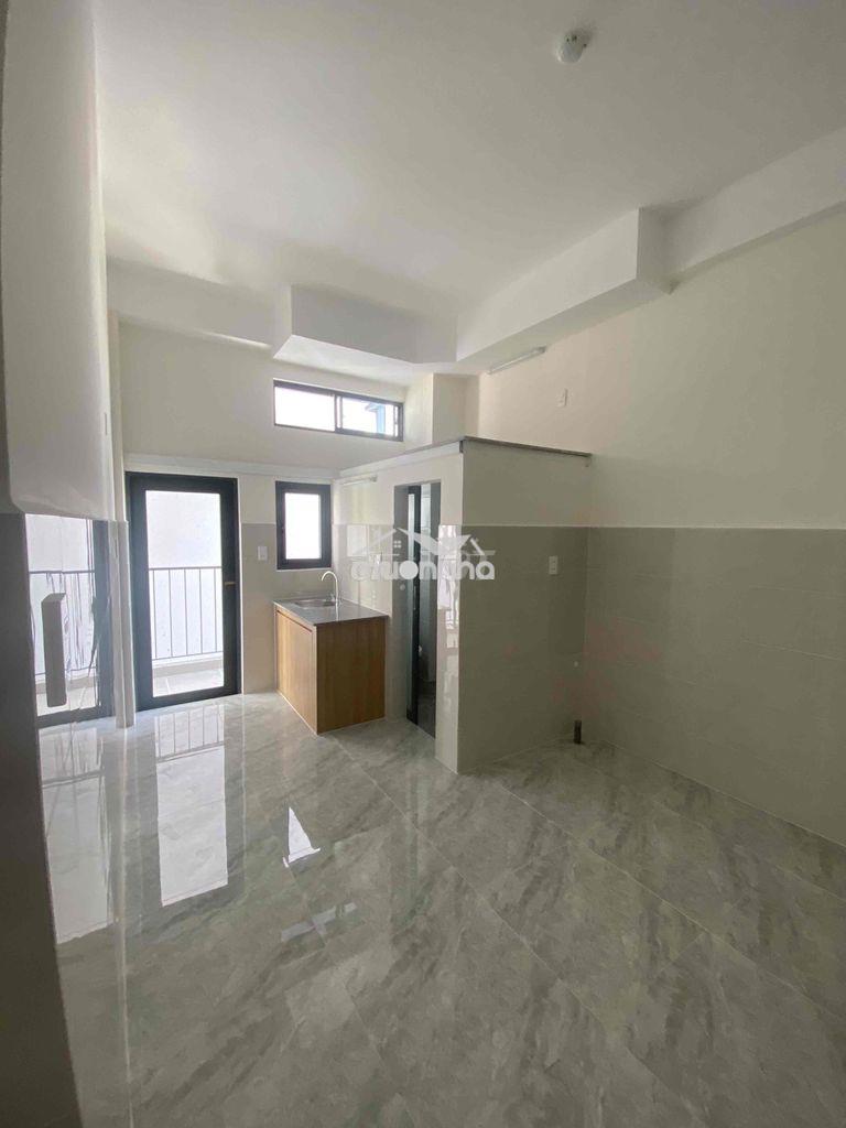 Phòng 30m2 có ban công riêng, gác lửng 4tr