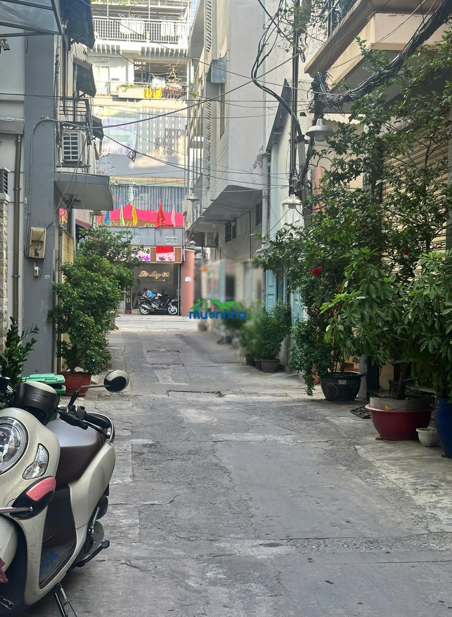 Bán nhà hxh phan văn trị - nguyễn văn cừ, quận 5-44m2 - 2 tầng ngang 3.8m sân đậu ô tô 7 chỗ 8.9tỷ