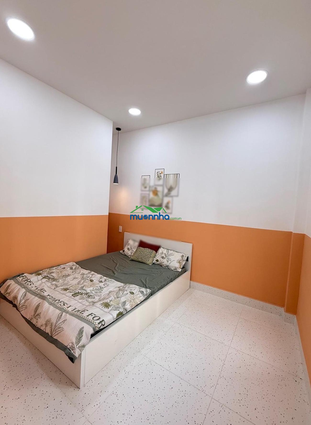 Bán nhà huỳnh tấn phát, tân thuận, ngang 4 nở hậu 5m, 3pn, full nội thất, hơn 5 tỷ