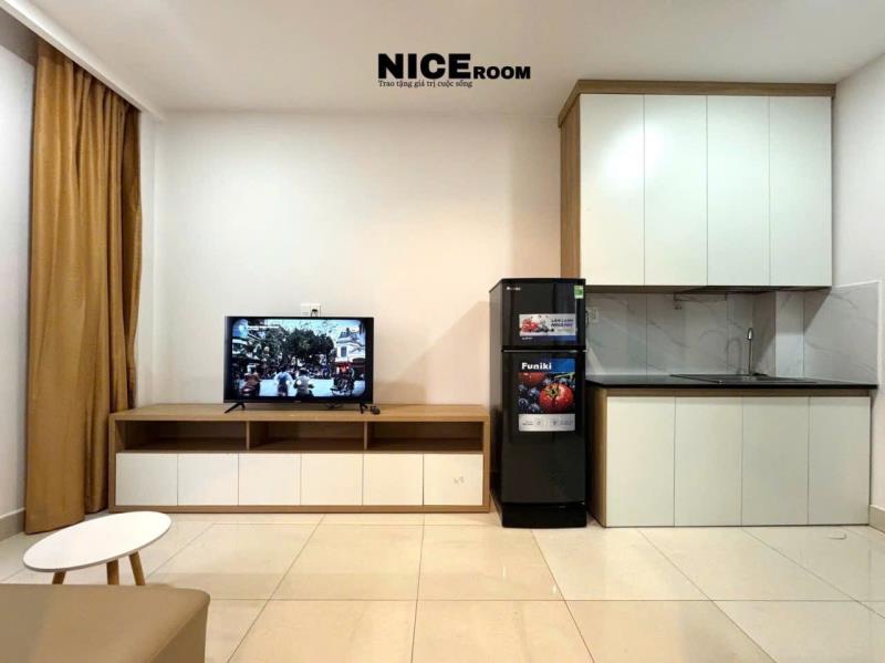 Tòa nhà thang máy , hầm xe, full nội thất - 1pn 1wc. nt như trên hình  - 2