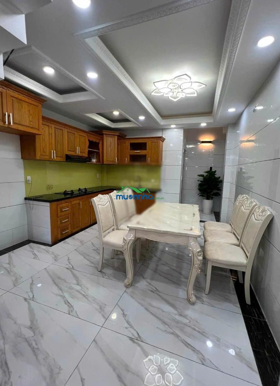 Nhà 1 sẹc đường lê văn quới gần bốn xã: 4mx19m đúc 1 lửng 3 lầu, full nội thất