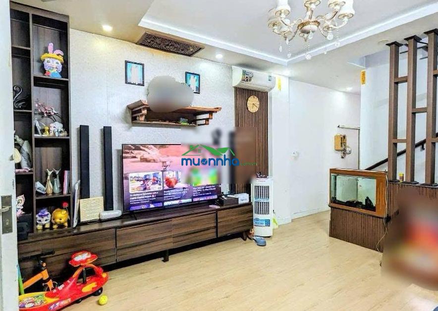 + B.a'n nh.ađường hoà hưng, phường hoà hưng + dt: 35,3m2 ngang 3,8m * 9.2m nở hậu + 2 tầng + 6.5 - 3
