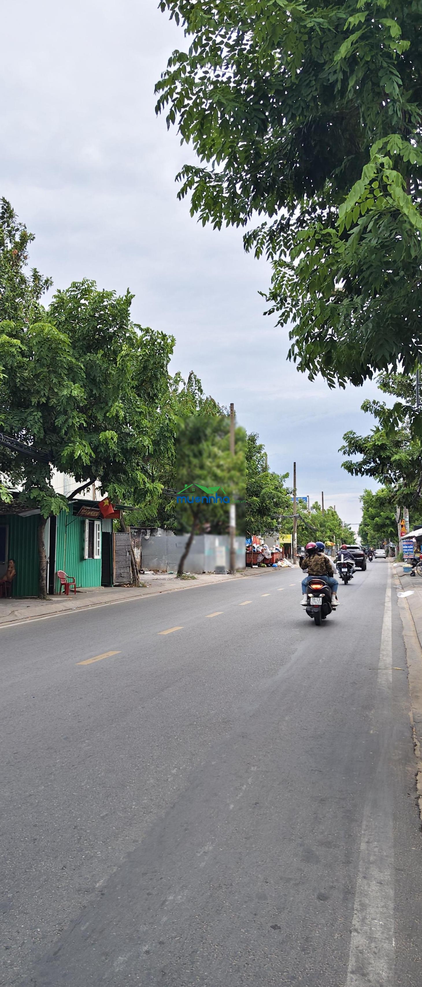 Sát bên cầu nhị thiên đường phạm thế hien quận 8 hẻm 5m - ngang 5,5 x 10- nhỉnh 4tỷ