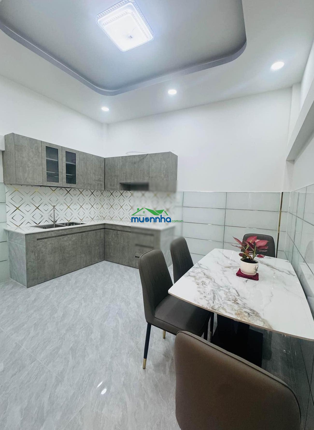 Bán nhà đường lac long quân, sát đầm sen cách hxh( 3,8 x 10,5m x 2 tầng) giá:nhỉnh 4 ty tl - 4