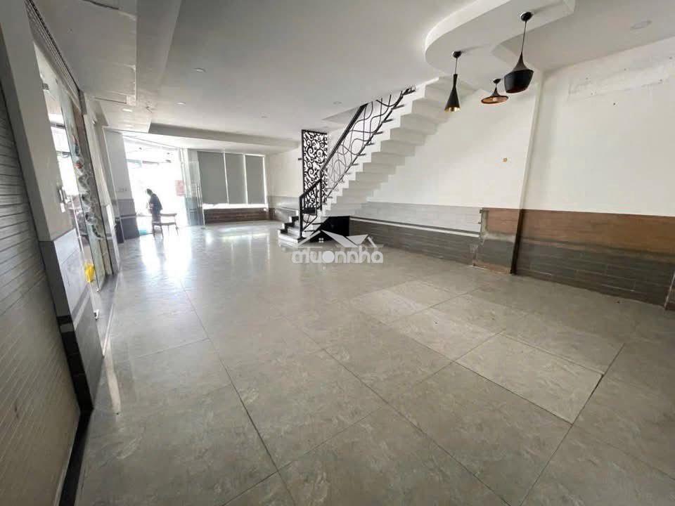 ✅✅Cho thuê căn góc 3 lầu sầm uất  - 2