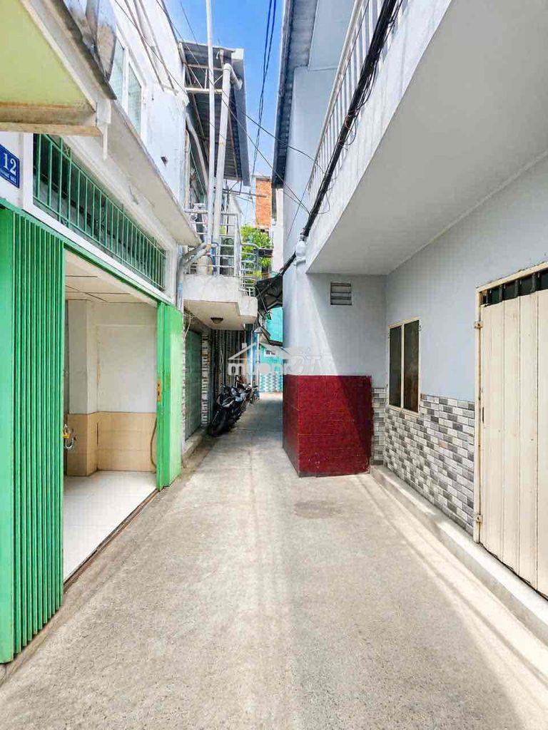 Bán nhà mới 3 tầng gần đường tôn đản