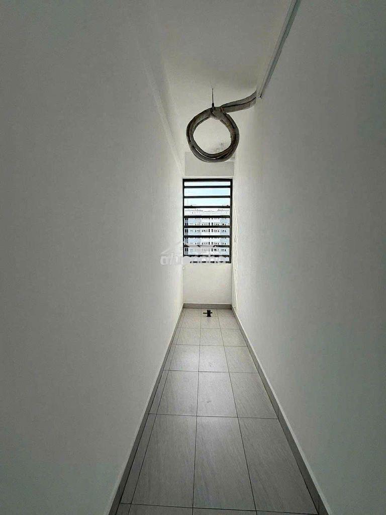 Hot-61m2-2pn 2wc-vào ở ngay- máy lạnh, tủ lạnh, nước nónggiường bancon - 2