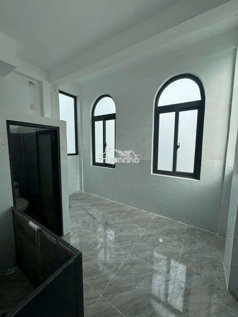 Phòng cửa sổ trời thoáng mát. - 4