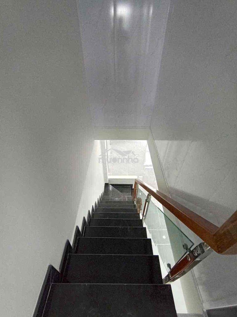 Cho thuê nhà sát mettro q12 136m 2pn 2wc hem xe tải 9tr mới keng vip - 2