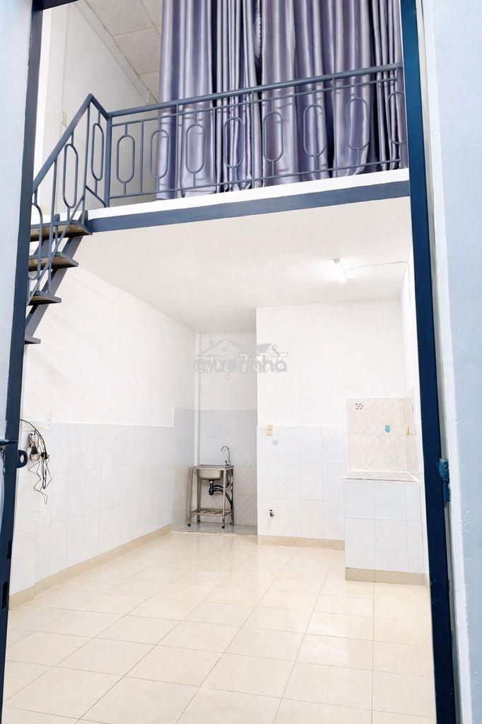 Phòng trọ 30m² – mặt tiền đỗ xuân hợp có máy lạnh