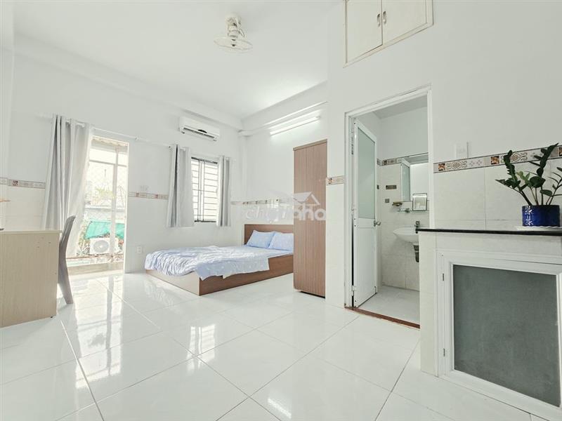 Cho thuê chdv studio, phú nhuận, full nội thất, 5tr8, 28m2