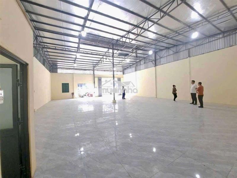 Kho 204m2 - ngang 12m - đường nội bộ - xe tải thông