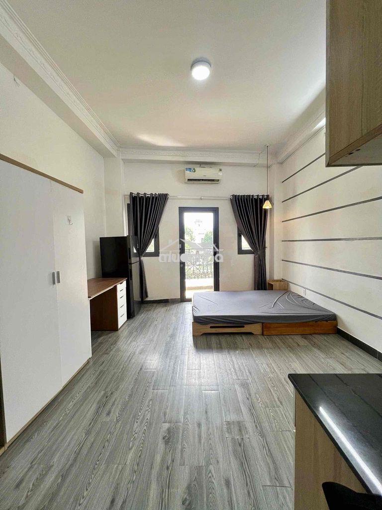 Studio ban công full nội thất ngay bờ kè - q3