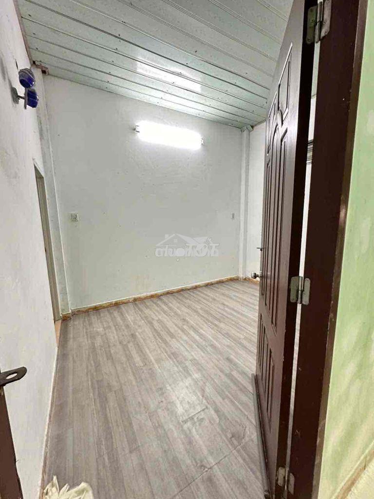 Cho thuê nhà hxh phạm phú thứ p11 tb. dt: 4m x 20m 1 lầu giá 13tr - 3