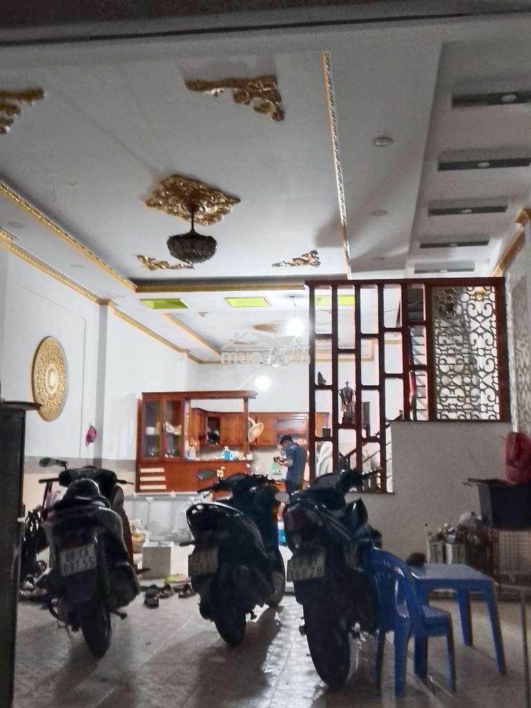 Nhàn lột trệt bình chuẩn thân xe hơi gồm ba phòng ngủ - 2