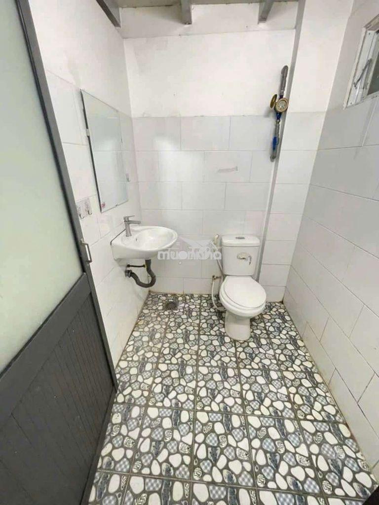 Lên 1 căn nhà có 6 phòng trọ  phía sao   thu nhập 15 triệu tháng - 3