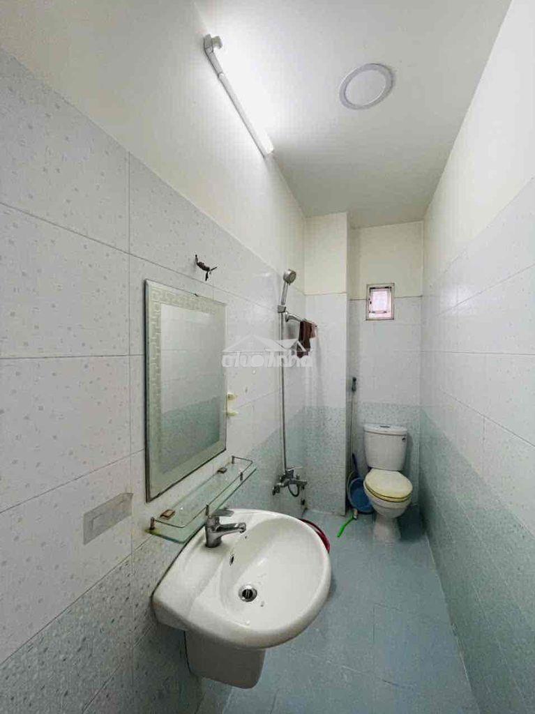 Nhà 1 trệt 2 lầu 4pn hẻm xe hơi gần hoàng diệu 2 thủ đức - 4