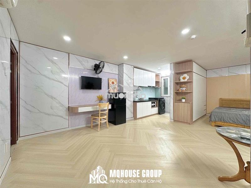 Phòng mới xây thang máy ban công studio full nt rộng 50m2 kế aeon huit