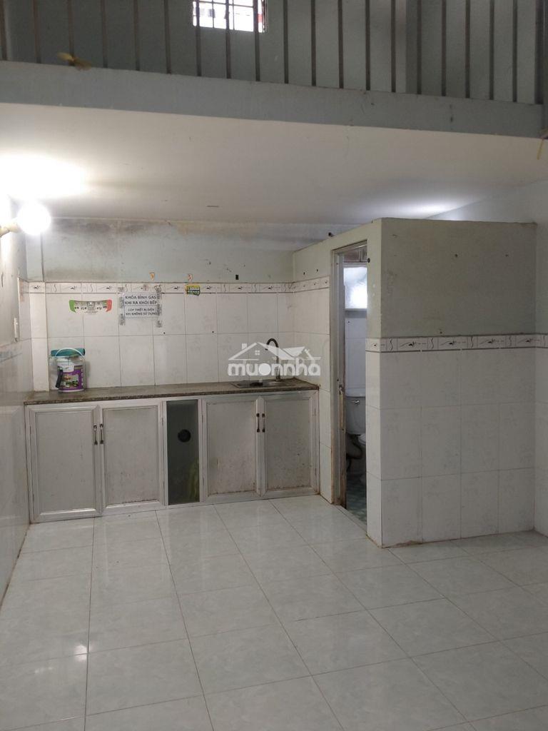 Phòng 12m2 có gác lửng ngay trường th nguyễn thái bình q12