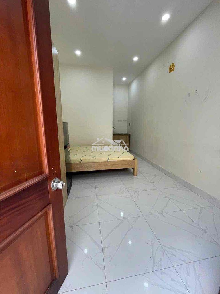 Căn hộ dịch vụ khu tên lửa dt 16m2 có bãi xe rộng rãi giá thuê 3tr/th - 3
