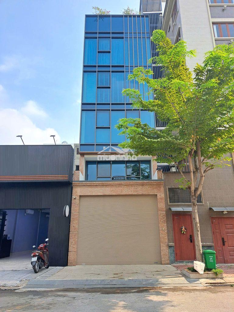 Toà văn phòng sàn trống đường lương định của có thang máy giá 65 triệu