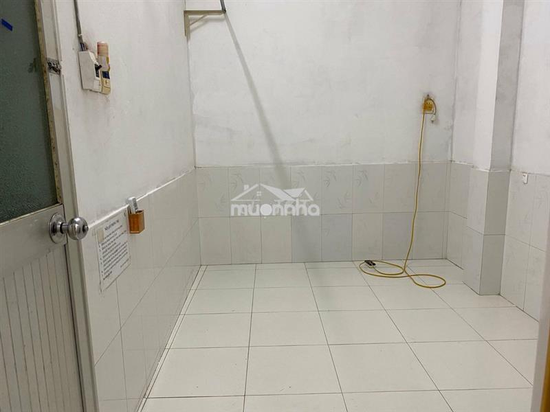 Phòng lầu đúc ngay trung tâm quận 3 cách mạng tháng