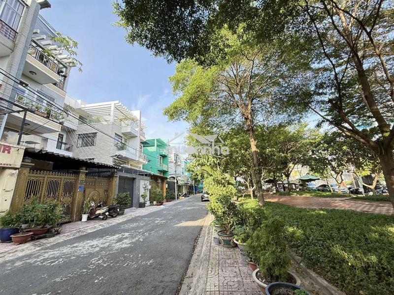 Biệt thự đẹp 10m x 20m.hầm 3 lầu thang máy view công viên lê thị riêng