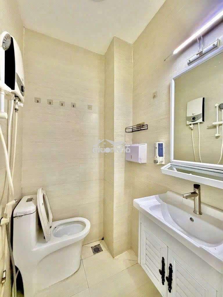 Nhà hẻm xe  hơi có sân xe, 13tr còn bớt - 4
