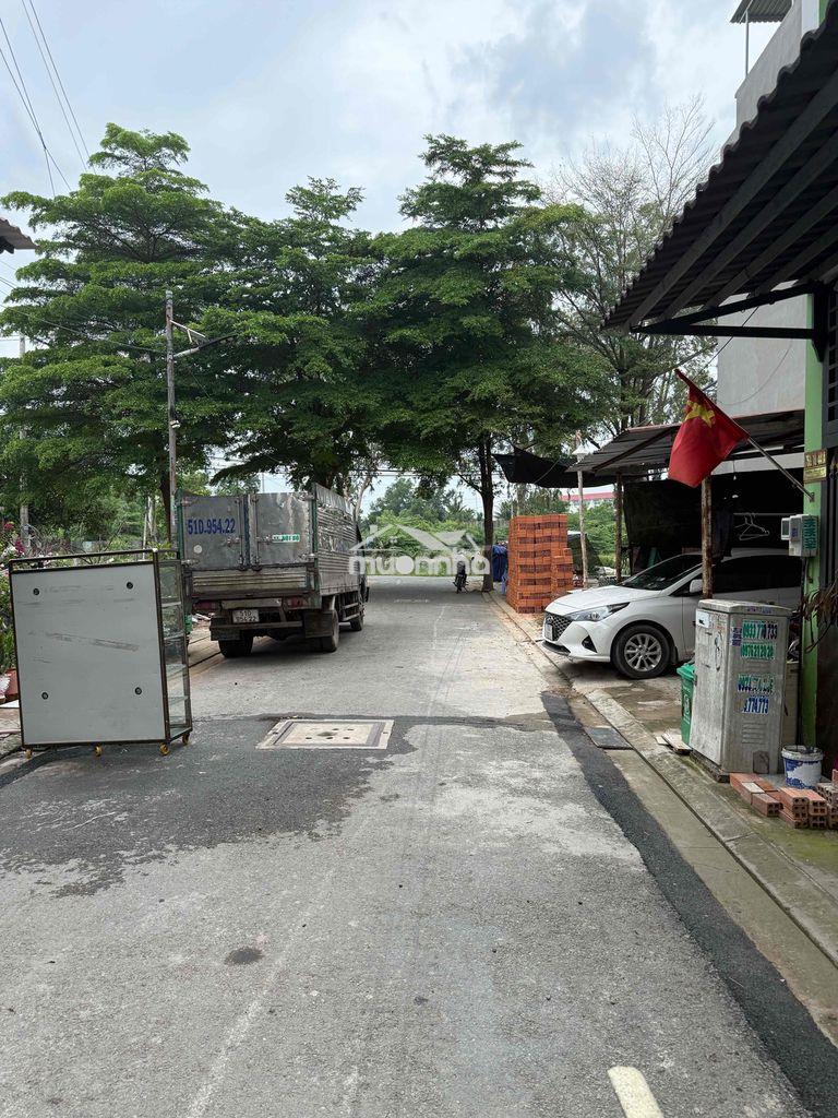Nhà tỉnh lộ 10 xây mới 4 tấm giá tốt - 2