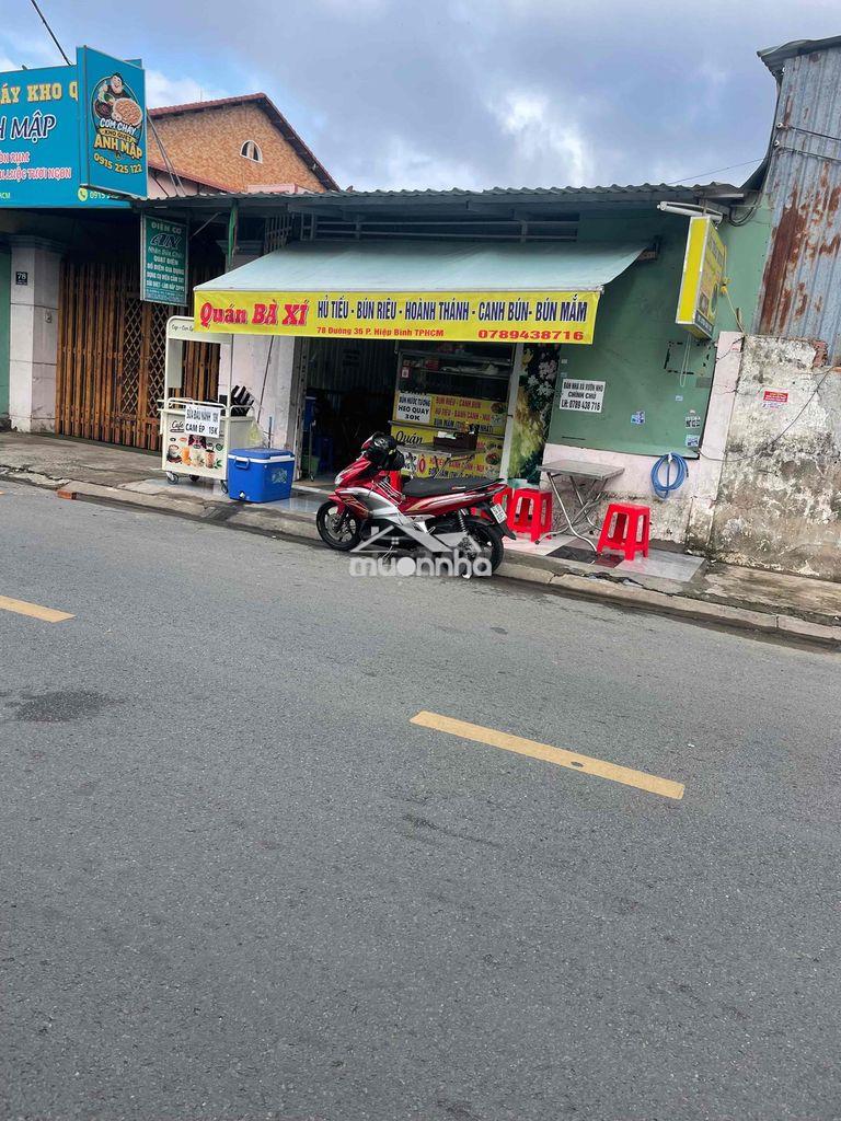 Cho thue lại mặt bằng nhiều khách du lich đông đúc