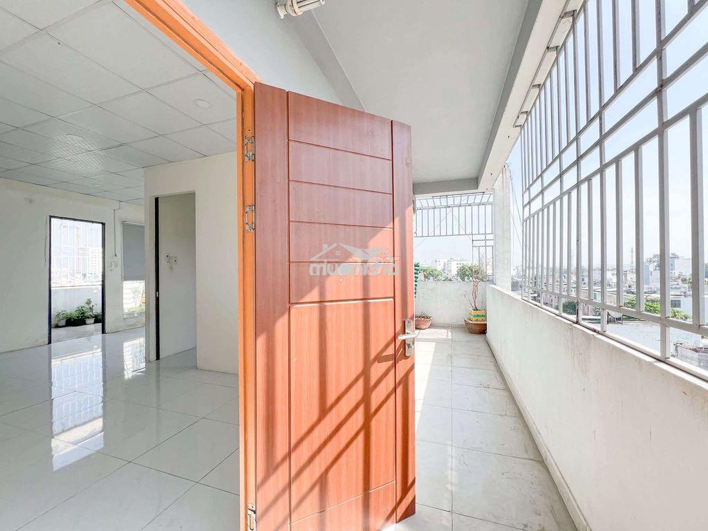 Penthouse- 1 phòng ngủ-full ban công rộng trồng cây- 50m2 - 3