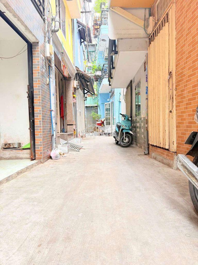 Hẻm chuẩn 3m cmt8 quận 10 - 3 tầng - ngang 4m chỉ 6.3 tỷ