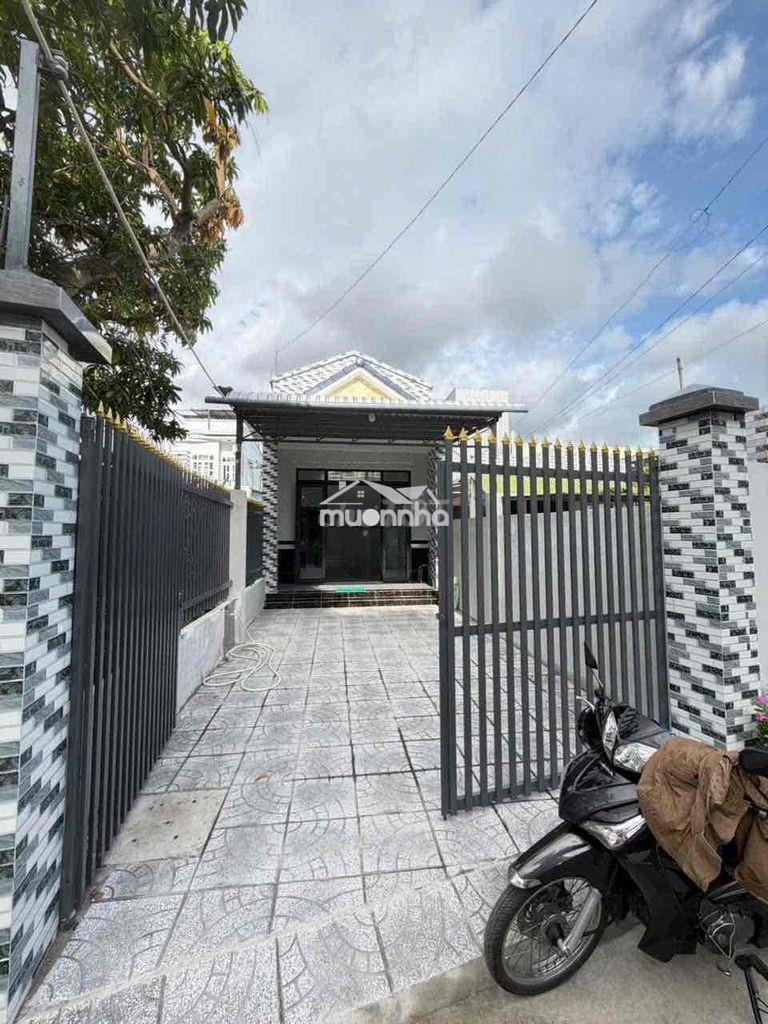 ☘️Cho thuê nhà trệt có sân đậu oto  kdc đường 30/4 gần trường lương thế