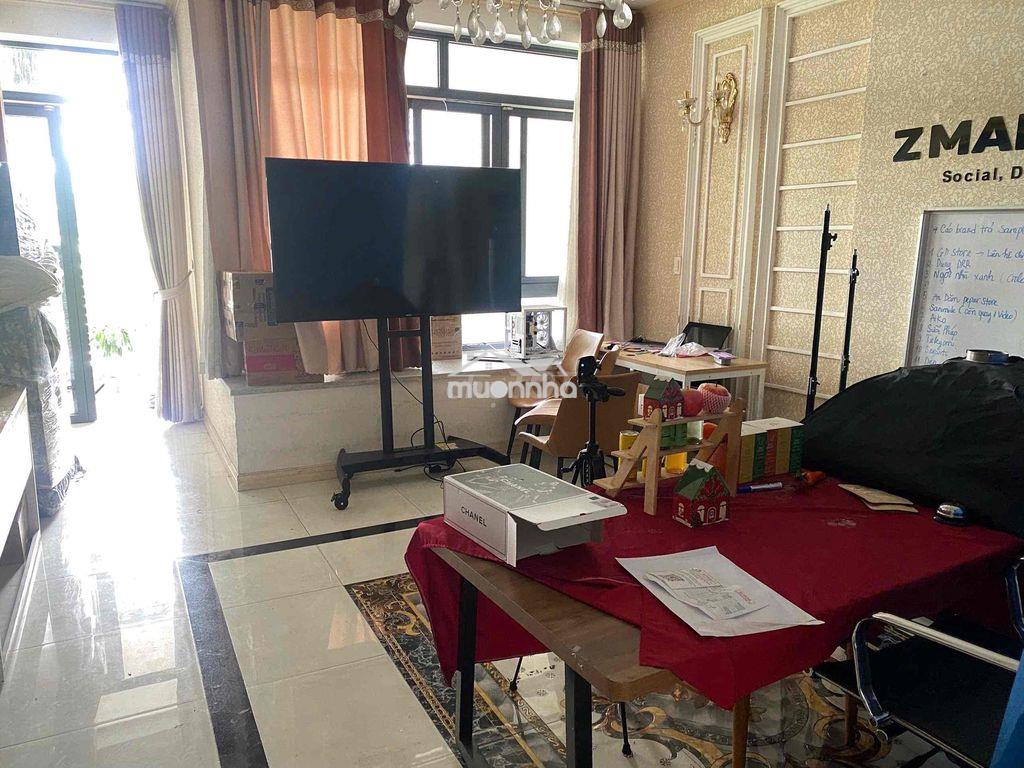 Tầng trệt làm văn phòng khu đô thị vạn phúc - 2