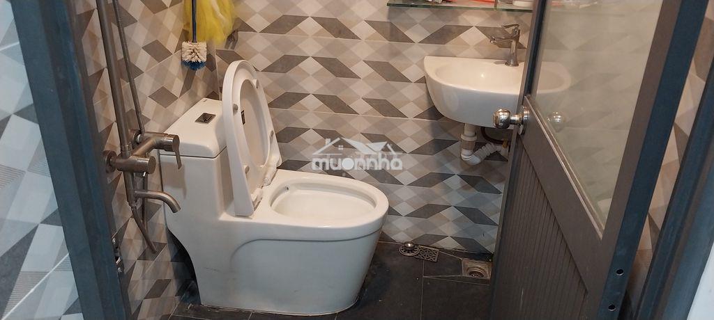 P ban công h 1382 nguyễn duy trinh gần  đh ufm_fpt_hutech 28m2, 2 tr 6 - 3